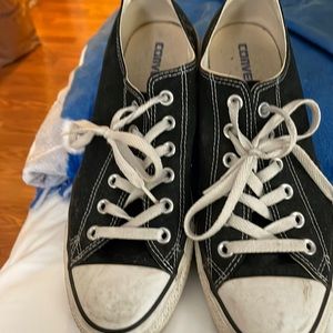 Converse women’s sneakers. Practically new. A little dirty but almost new.